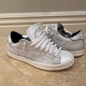 P448 white/silver size 6